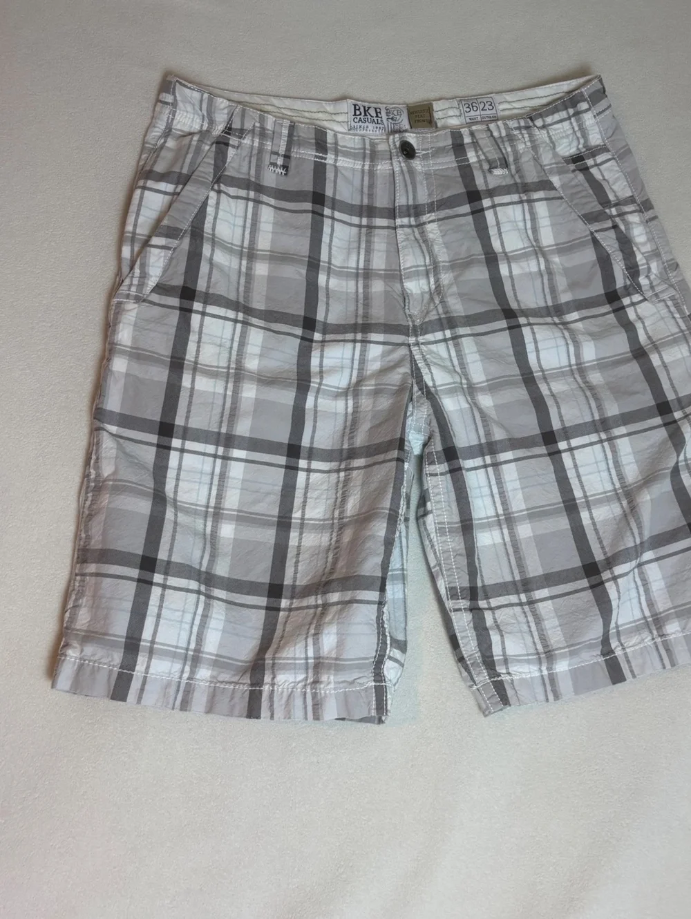 BKE Casuals Men's Athletic Flat Front Plaid Shorts Size 36 Waist